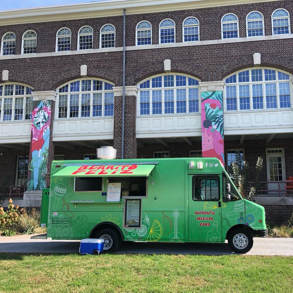 NavyYardPhila's tweet photo. Happy spring! The Navy Yard Lunch Truck Lineup is back this week! We will be at the Marine Parade Grounds every Tuesday and Thursday from 11 am to 2 pm. 

This week’s schedule:
Tuesday 3/23 @burritofelizphilly 🌮 
Thursday 3/25 @DrWutzit 🍡

#lunchtrucklineup #discovertheyard https://t.co/ff7S0KYX6N