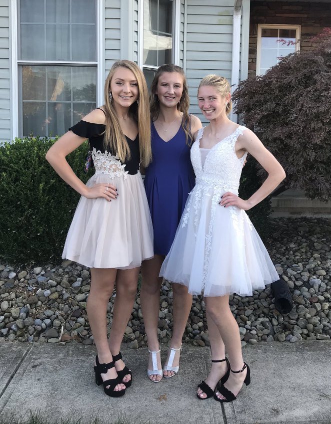 nmave49's tweet photo. Dill!! Happy birthday girlie! Love and miss you bunches. I hope your day is amazing :) 💕 @jillianfilipiak https://t.co/weCd1tlSaG