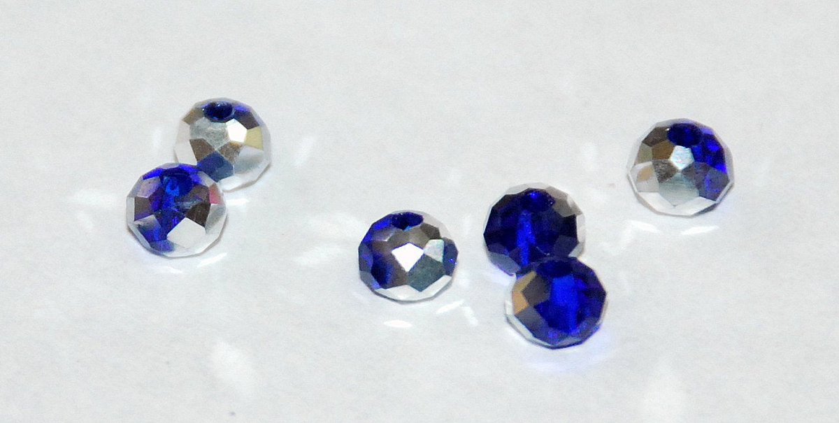 RainNSnowBeads's tweet photo. Lots of half and half glass beads in my #etsy shop: 100 pcs 4x3mm Half Transparent Sapphire Blue Half Metallic Silver Faceted Rondelle Glass Beads https://t.co/a9oMc4TQCn #blue #rondelle #jewelrymaking #glass #centerdrilled #silver #4mmhalfsilver #halfsilver #4x3mm https://t.co/TtS4OSvia2