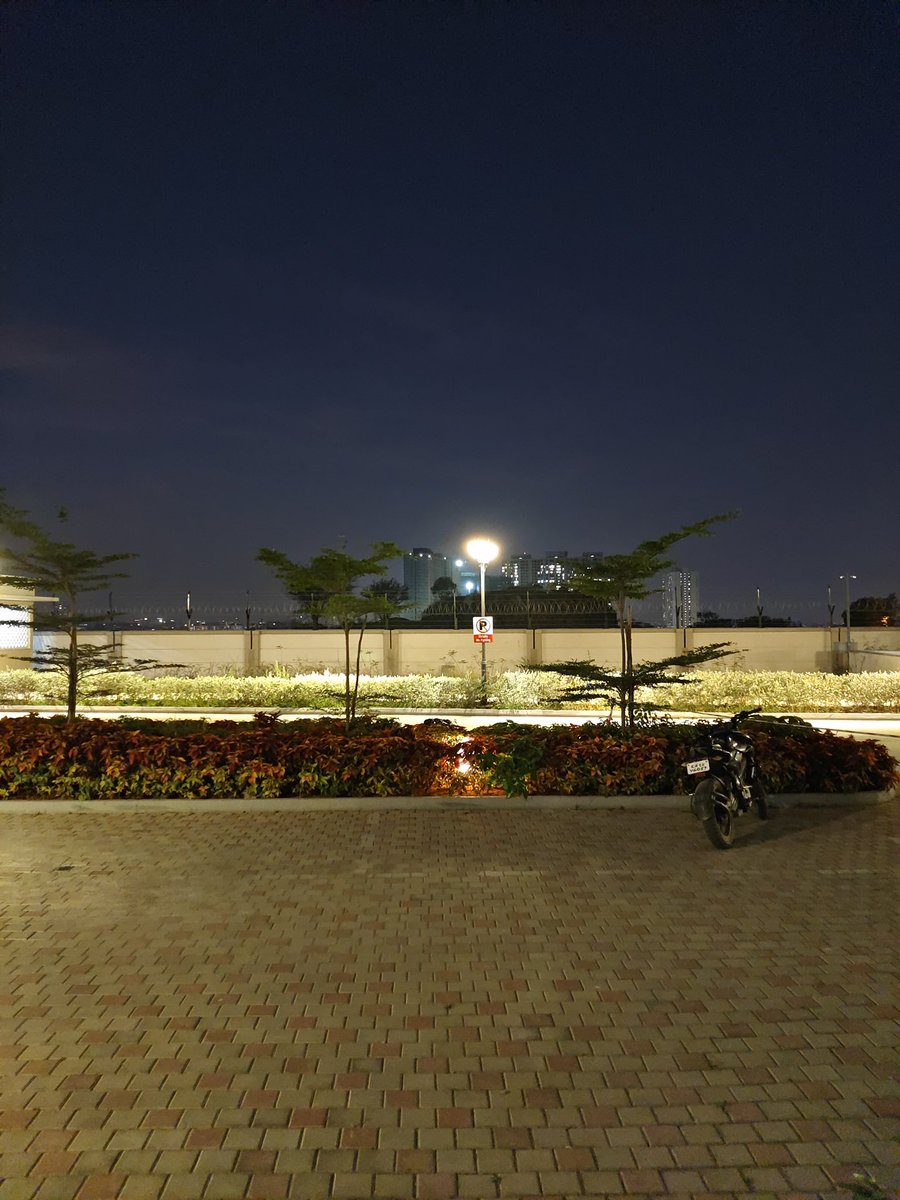 sandeep9sarma's tweet photo. Regular Mode vs Night Mode
#revatlas #vivoX60Pro #vivoX60Series https://t.co/P89XqZgEhA
