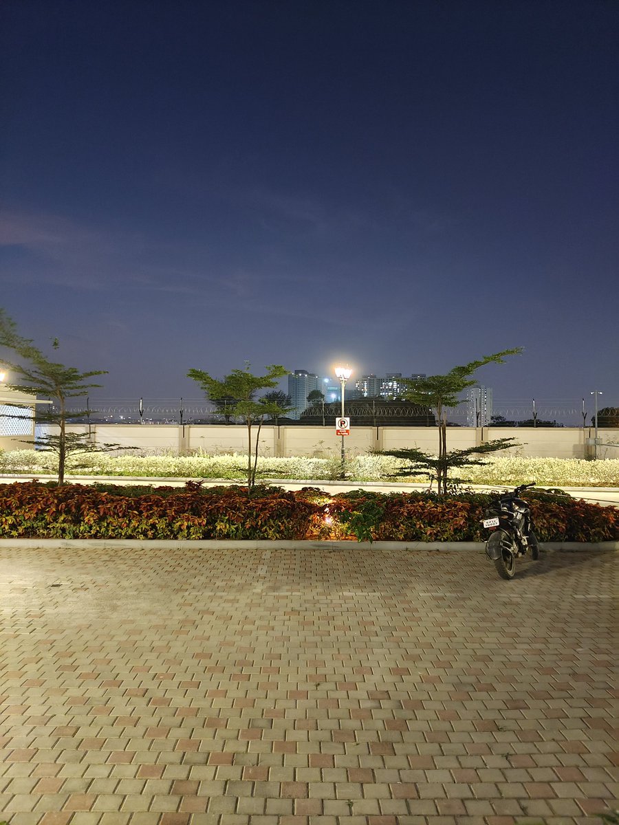 sandeep9sarma's tweet photo. Regular Mode vs Night Mode
#revatlas #vivoX60Pro #vivoX60Series https://t.co/P89XqZgEhA