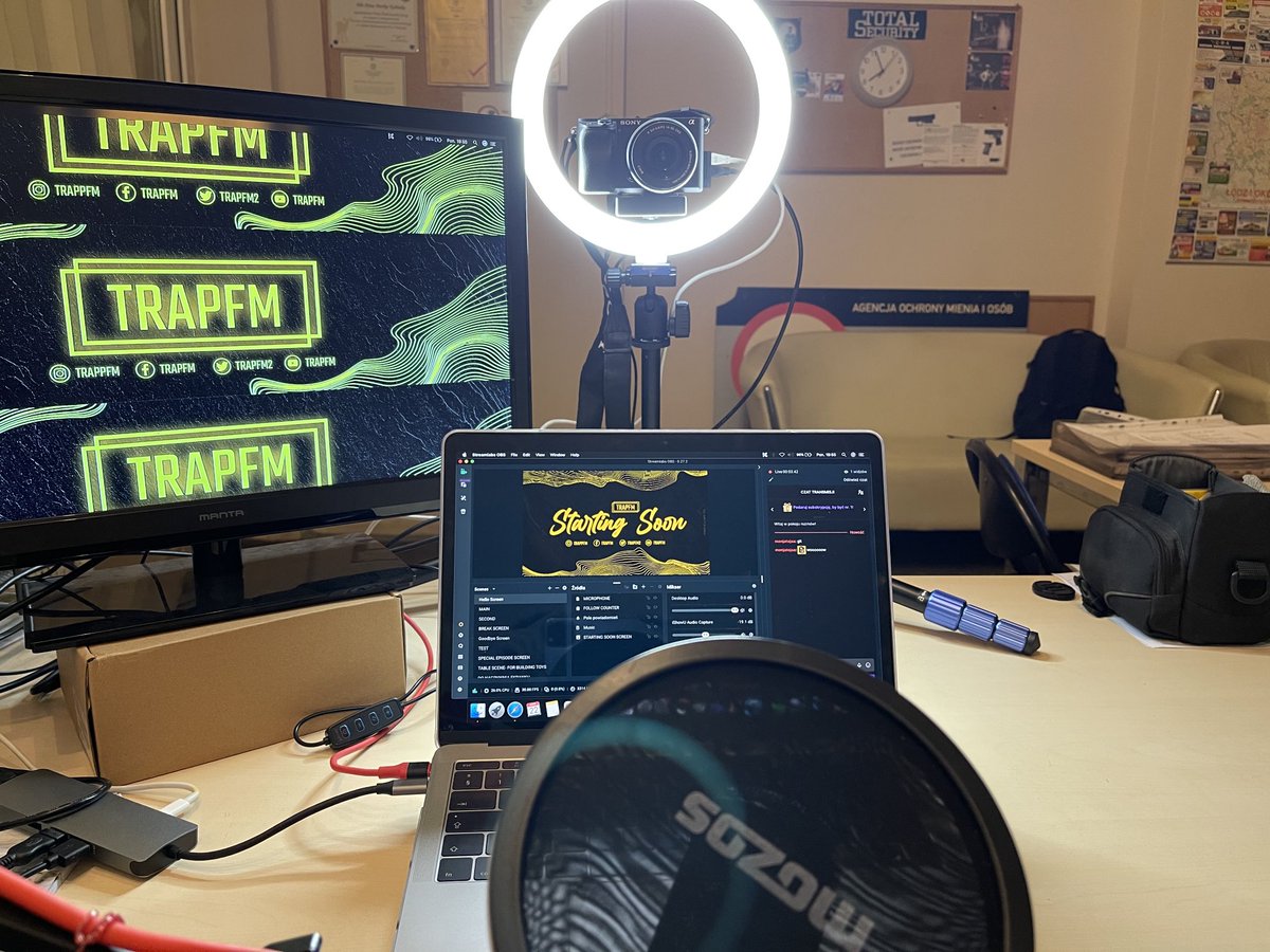 TrapFM2's tweet photo. New stream just started!
Join join join
https://t.co/h78fmj4uLt
#trapfm #trapfmpodcast #twitch #musicpodcast #trapsarentgay https://t.co/jSyzwjGWgV
