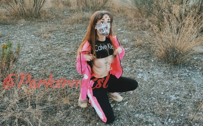 Zorrita suelta por el campo🦊 30rt para quitar la censura 😍 ⬇️⬇️⬇️⬇️ Mira los comentarios https://t.c<a href="/tag/martes"class="tags"><span>#martes</span></a><a href="/tag/martesdetetas"class="tags"><span>#martesdetetas</span></a><a href="/tag/onlyfans"class="tags"><span>#onlyfans</span></a>