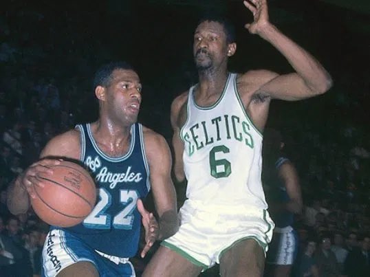 THEREAL_DV's tweet photo. The older generation of my family used to rave about watching Elgin Baylor play at the Sports Arena. This is truly a sad day for many. He was first class all the way. #RIPElgin https://t.co/tBLBgeuPss