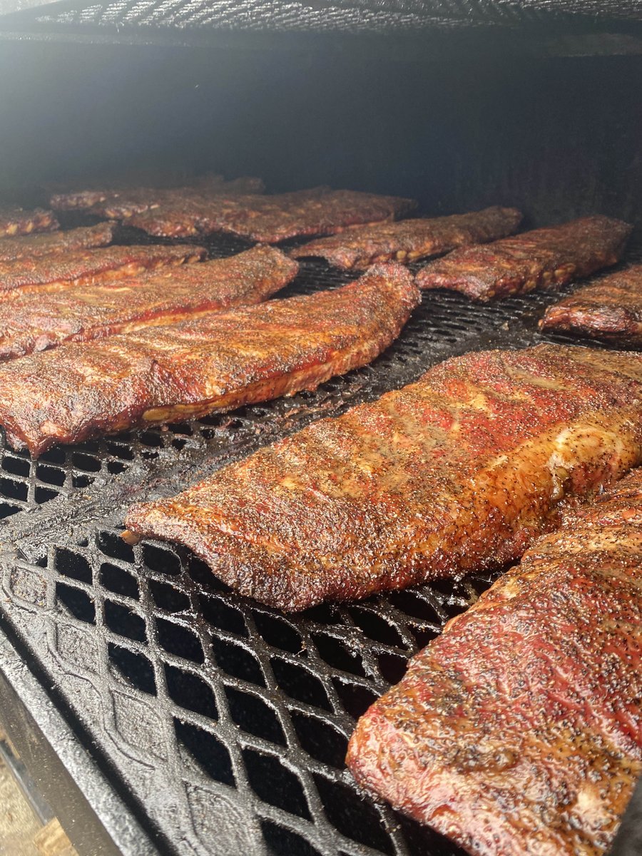 Bbq time!!!  #mattsbbq #rackofribs #bbq #monday #lunch #dinner #beerandbbq #ribs #brisket #pulledpork #turkey #sausage #pdx #love #foodporn #foodphotography #foodstagram #portland #oregon #foodcart #foodlover