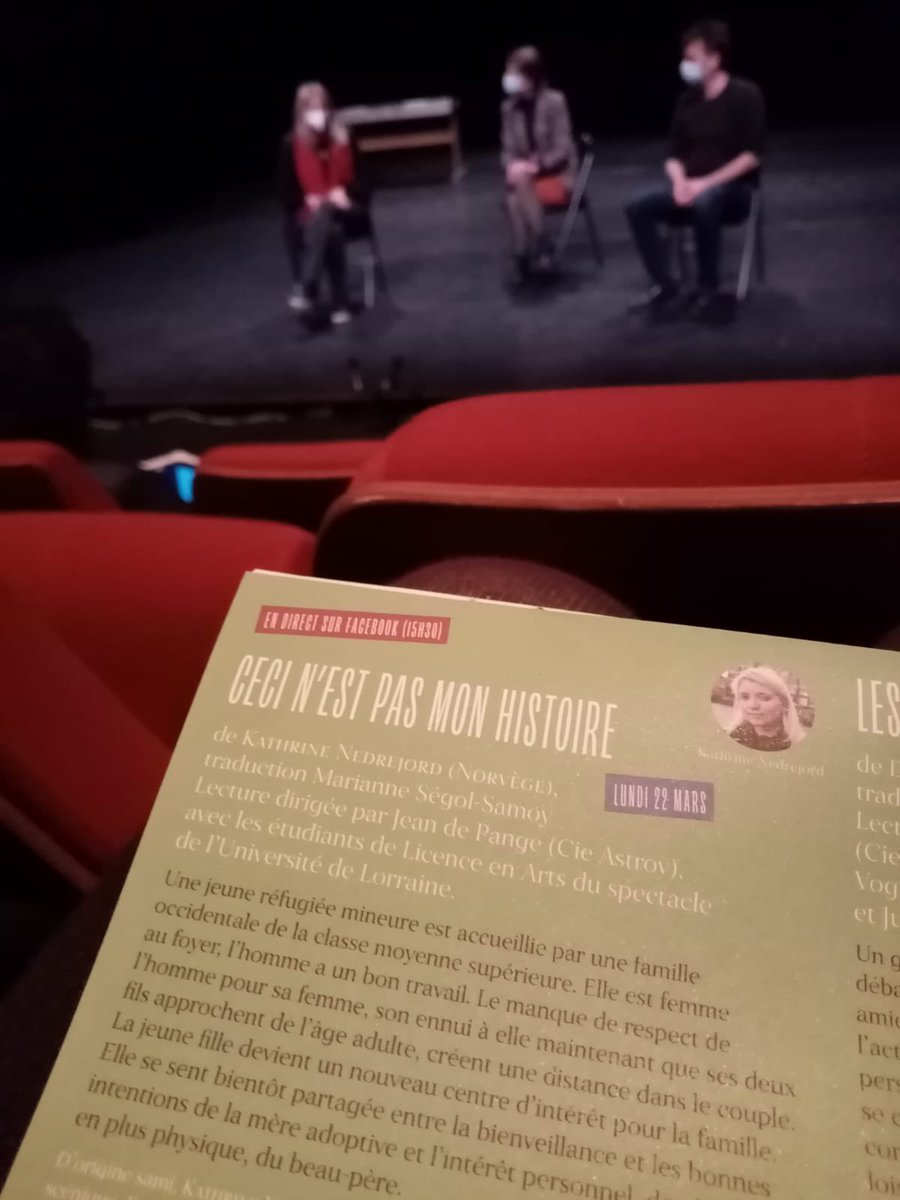 sarmckee's tweet photo. [Ceci n'est pas mon histoire de @KNedrejord] 
Mise en espace présentée par la Licence en Arts du spectacle @Univ_Lorraine, dirigée par Jean de Pange (Cie Astrov). Dans le cadre de la #Moussondhiver, diffusée en direct depuis l’espace #BMK à Metz 👏👏
#Metz #Didym #essentiel https://t.co/RW3E6ldHwM