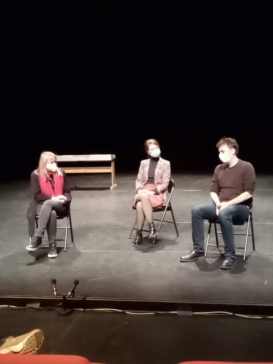 sarmckee's tweet photo. [Ceci n'est pas mon histoire de @KNedrejord] 
Mise en espace présentée par la Licence en Arts du spectacle @Univ_Lorraine, dirigée par Jean de Pange (Cie Astrov). Dans le cadre de la #Moussondhiver, diffusée en direct depuis l’espace #BMK à Metz 👏👏
#Metz #Didym #essentiel https://t.co/RW3E6ldHwM
