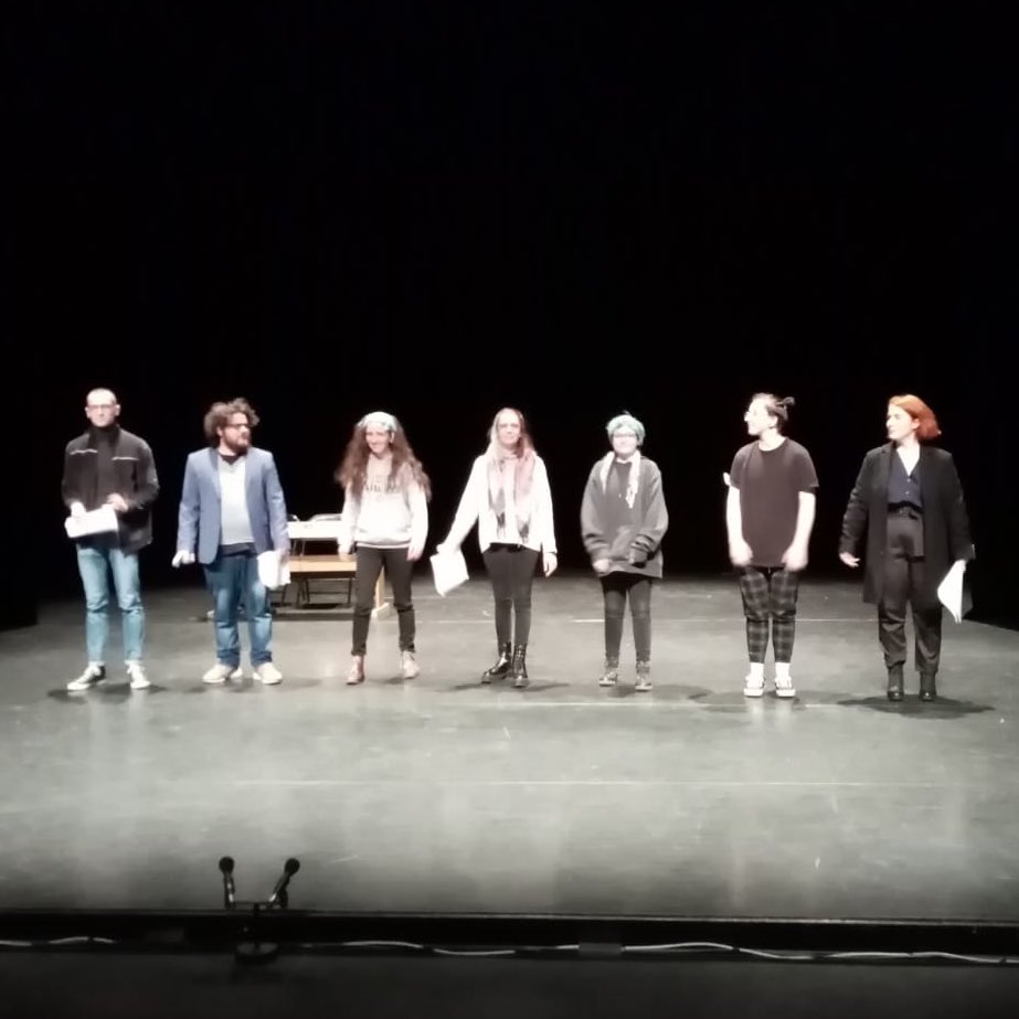 sarmckee's tweet photo. [Ceci n'est pas mon histoire de @KNedrejord] 
Mise en espace présentée par la Licence en Arts du spectacle @Univ_Lorraine, dirigée par Jean de Pange (Cie Astrov). Dans le cadre de la #Moussondhiver, diffusée en direct depuis l’espace #BMK à Metz 👏👏
#Metz #Didym #essentiel https://t.co/RW3E6ldHwM