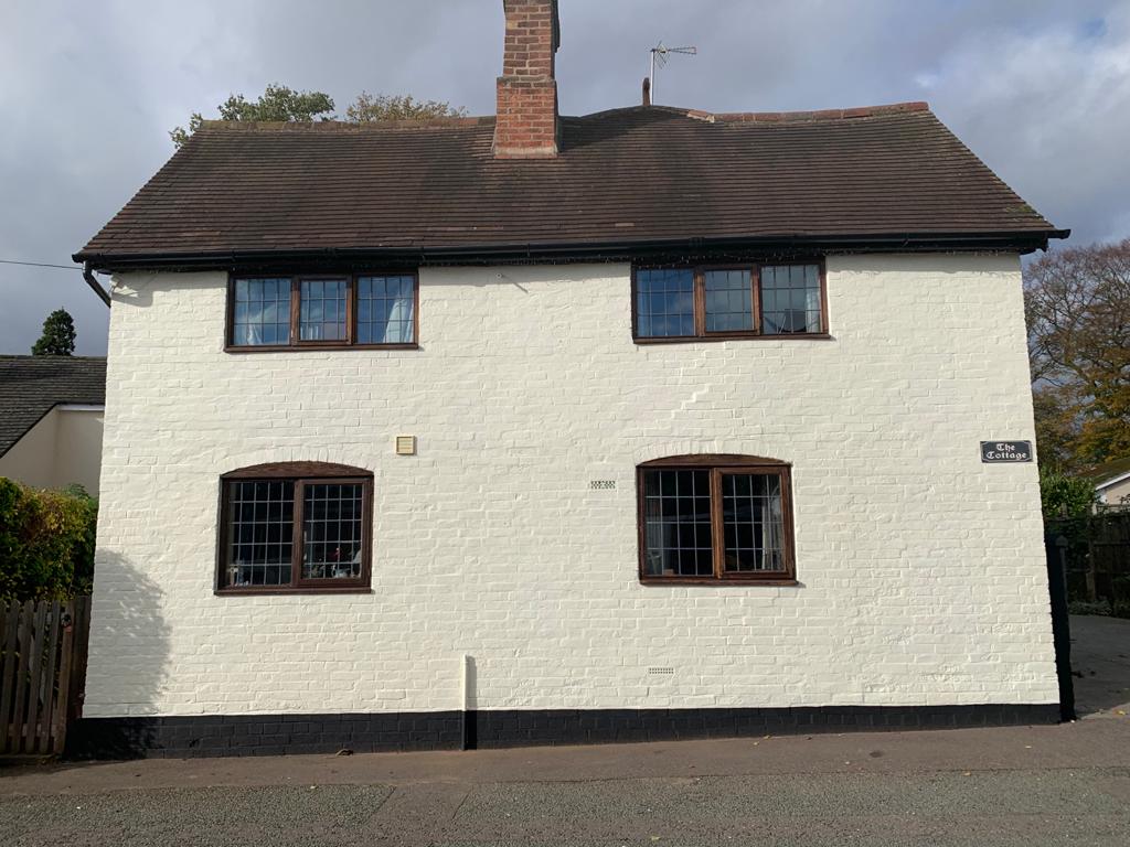 render_and's tweet image. Has your home seen better days?
Does the external walls from your home suffer from:
• Crack damage?
• Blown/damaged render?
• Flaking paint?
• Penetrating damp? 

⭐Call us today for a FREE NO OBLIGATION QUOTE 📞