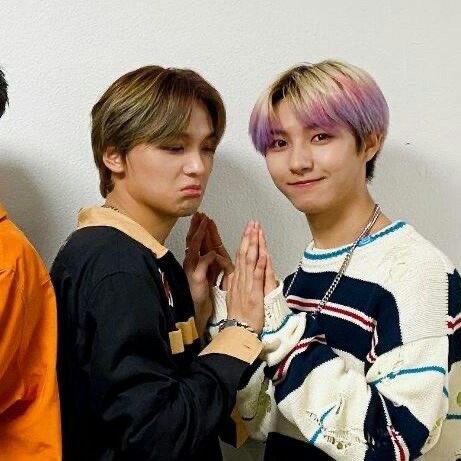 tiny_hyuck's tweet photo. happy birthday renjun, we love you so much!! you’re so hardworking, talented, kind, and wise! thank you for always being there for haechan ♥

#런쥔이란_영화의_스물두번째_장면
#OurUniverseRenjunDay
#HAPPYRENJUNDAY https://t.co/uhySWMQghi