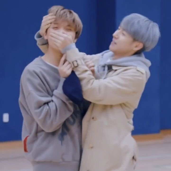 tiny_hyuck's tweet photo. happy birthday renjun, we love you so much!! you’re so hardworking, talented, kind, and wise! thank you for always being there for haechan ♥

#런쥔이란_영화의_스물두번째_장면
#OurUniverseRenjunDay
#HAPPYRENJUNDAY https://t.co/uhySWMQghi