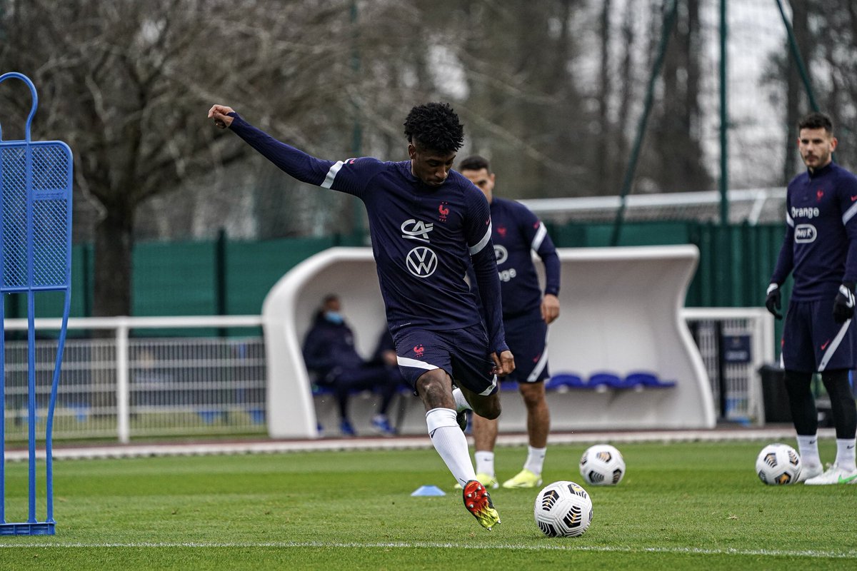 equipedefrance's tweet photo. 1er entraînement de l’année 2021 ! #FiersdetreBleus https://t.co/eNNK90LKTi