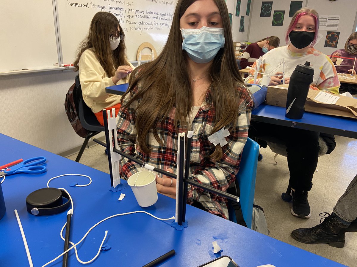CPinto_ALCDSB's tweet photo. Wow! What an amazing hands on experience @alcdsb_gvan intermediate students had today! @Sci_in_School did an awesome job creating fun activities that explored scientific elements. Check out some of our designs. #FutureEngineers https://t.co/6aNA6vZBO1