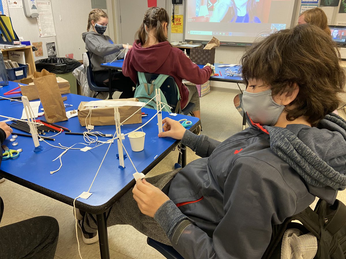CPinto_ALCDSB's tweet photo. Wow! What an amazing hands on experience @alcdsb_gvan intermediate students had today! @Sci_in_School did an awesome job creating fun activities that explored scientific elements. Check out some of our designs. #FutureEngineers https://t.co/6aNA6vZBO1
