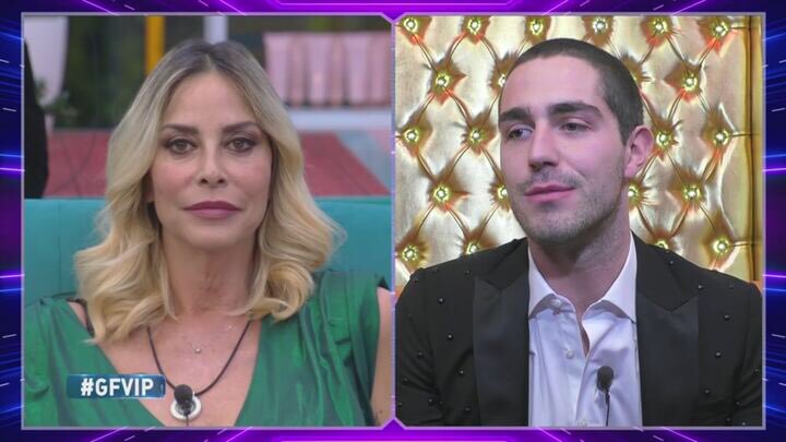 tzstanaccount1's tweet photo. MA COSA NE SSSAPETE VOI COSA? 
#isola #tommasozorzi https://t.co/rddheKAViN