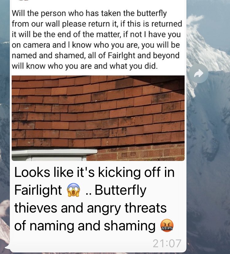 MaxGreenpi1's tweet photo. It’s all kicking off in my village #Fairlight 😮😳🤯
#lockdowncrime
#butterflythief
#nameandshame https://t.co/ZZH9wCWfgQ