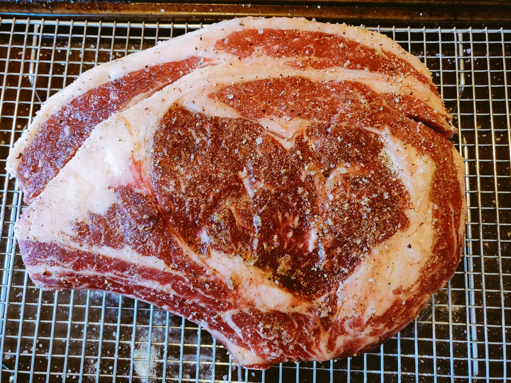 bsnq365's tweet photo. Beautiful weather yesterday, was a MUST to get this steak on the @KamadoJoe #NotYourAverageJoe #KamadoJoe #KamadoJoeNation @thisgrilllife @JonassenRussell https://t.co/XVh30jVYS7