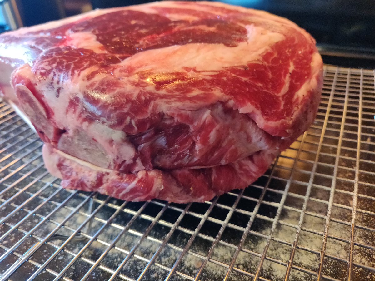 bsnq365's tweet photo. Beautiful weather yesterday, was a MUST to get this steak on the @KamadoJoe #NotYourAverageJoe #KamadoJoe #KamadoJoeNation @thisgrilllife @JonassenRussell https://t.co/XVh30jVYS7