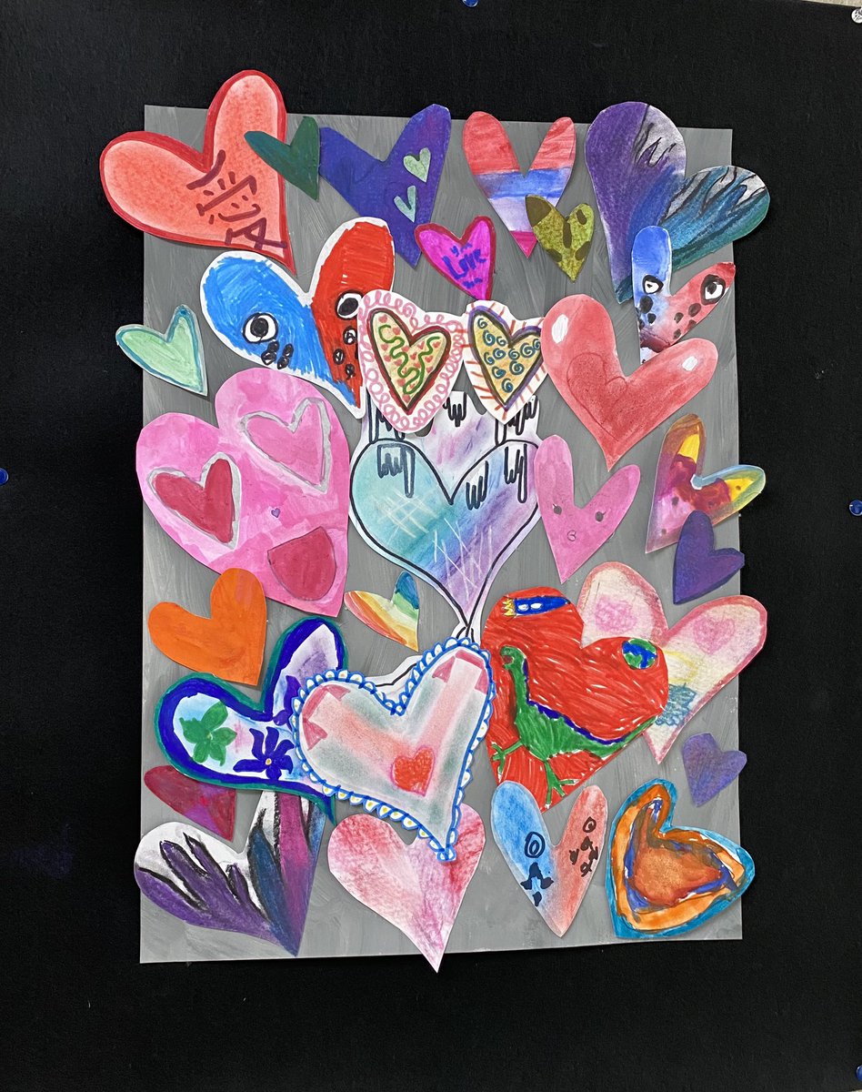 Karenjung20's tweet photo. My school is an art gallery! Check out the beautiful collaborative artworks on display at @KIS_SeoulCampus #kispride #springartshow #elementaryart https://t.co/gIVzn3iL3D
