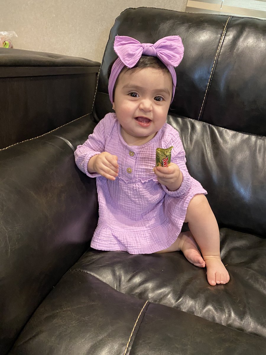 MendezAlexis24's tweet photo. Happy 8 months baby girl mommy loves you so much!💖 https://t.co/DfHkYMm3N3