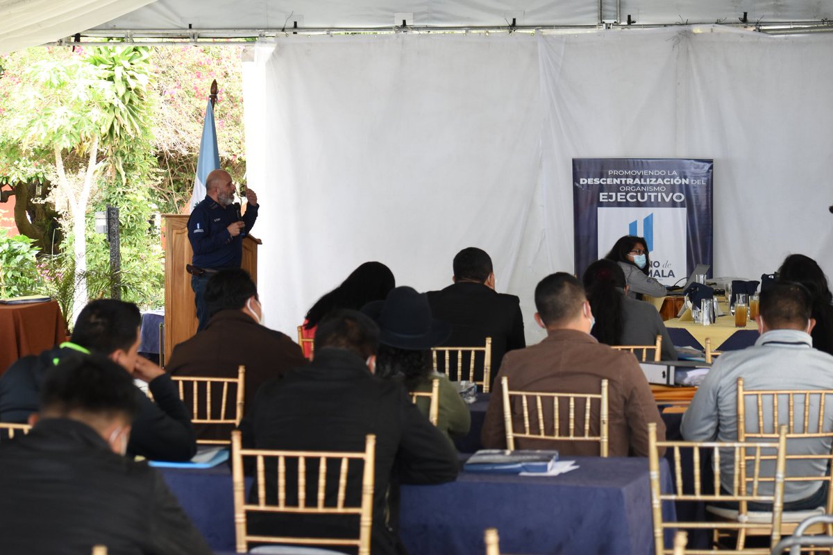 SCEPgt's tweet photo. #girasOMAS | La SCEP acompaña el programa formativo Municipios Eficientes II de la #Copresam, para promover las Oficinas Municipales de Agua y Saneamiento #OMAS esta vez en Panajachel, Sololá, capacitando sobre los temas: Sistema de Consejos de Desarrollo y descentralización. https://t.co/8eK1JvStMl