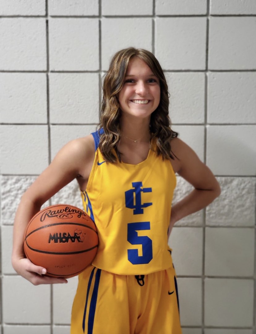 GirlsImlay's tweet photo. Accolades are in order: BWAC Honorable Mention &amp; Defensive All League Jay Forti 💙💛 https://t.co/HiCYBXom6n
