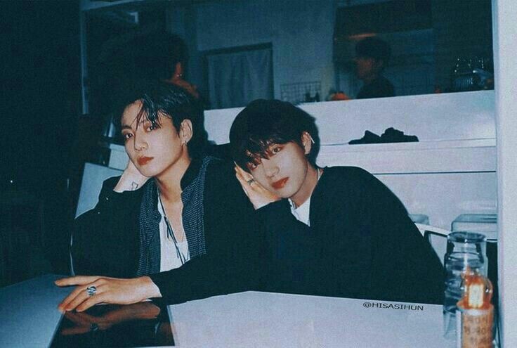 gigixtae's tweet photo. AU Kookmin | Broken Heart (Omegaverse) 

J/M era feliz siendo el secreto novio de J/K, el idol del momento. Sabía que no podían decir que andaban por la reputación del menor, pero cuando la noticia de que J/K confirma una relación que no es la suya. El corazón de J/M se rompe. https://t.co/mIItMu1Izb