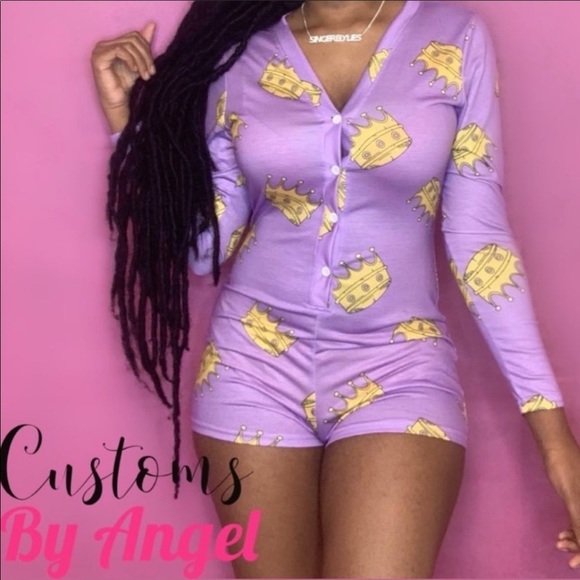 MaisonMikeva's tweet photo. So good I had to share! Check out all the items I'm loving on @Poshmarkapp from @ginazlivefree #poshmark #fashion #style #shopmycloset #savagexfenty #hm: https://t.co/IFcBh3bdCV https://t.co/DP4HpIIZLG