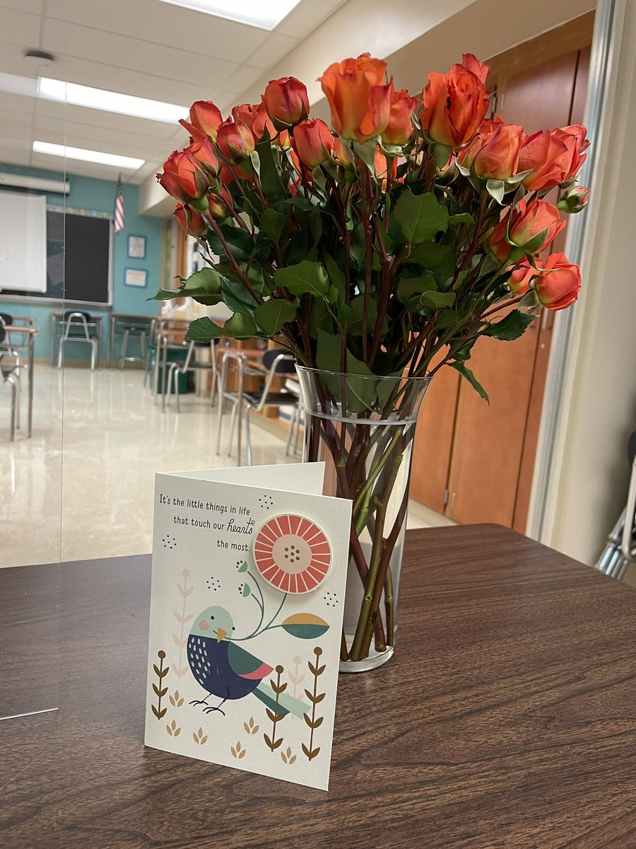 JEH239's tweet photo. I am very blessed to work with so many  wonderful students and families. Today, one special family shared this beautiful gift with me, and I am grateful beyond words! @muhlsd https://t.co/3K9EFQbKag