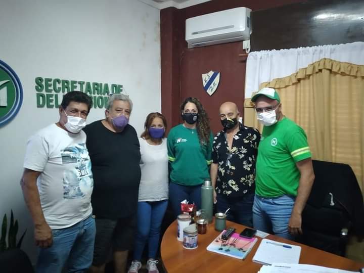 Mauriciocanosa's tweet photo. Nos reunimos con la Soc. de Fomento Helvecia para trabajar en conjunto el barrio y brindarle a la comunidad distintas actividades desde la Soc. de Fomento.
#GustavoMenendez #NuncaParamos https://t.co/3YtH2fappm