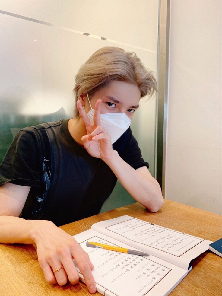 llinaboo's tweet photo. lee taeyong boyfriend material a threads ; https://t.co/5BB4c7zA7O
