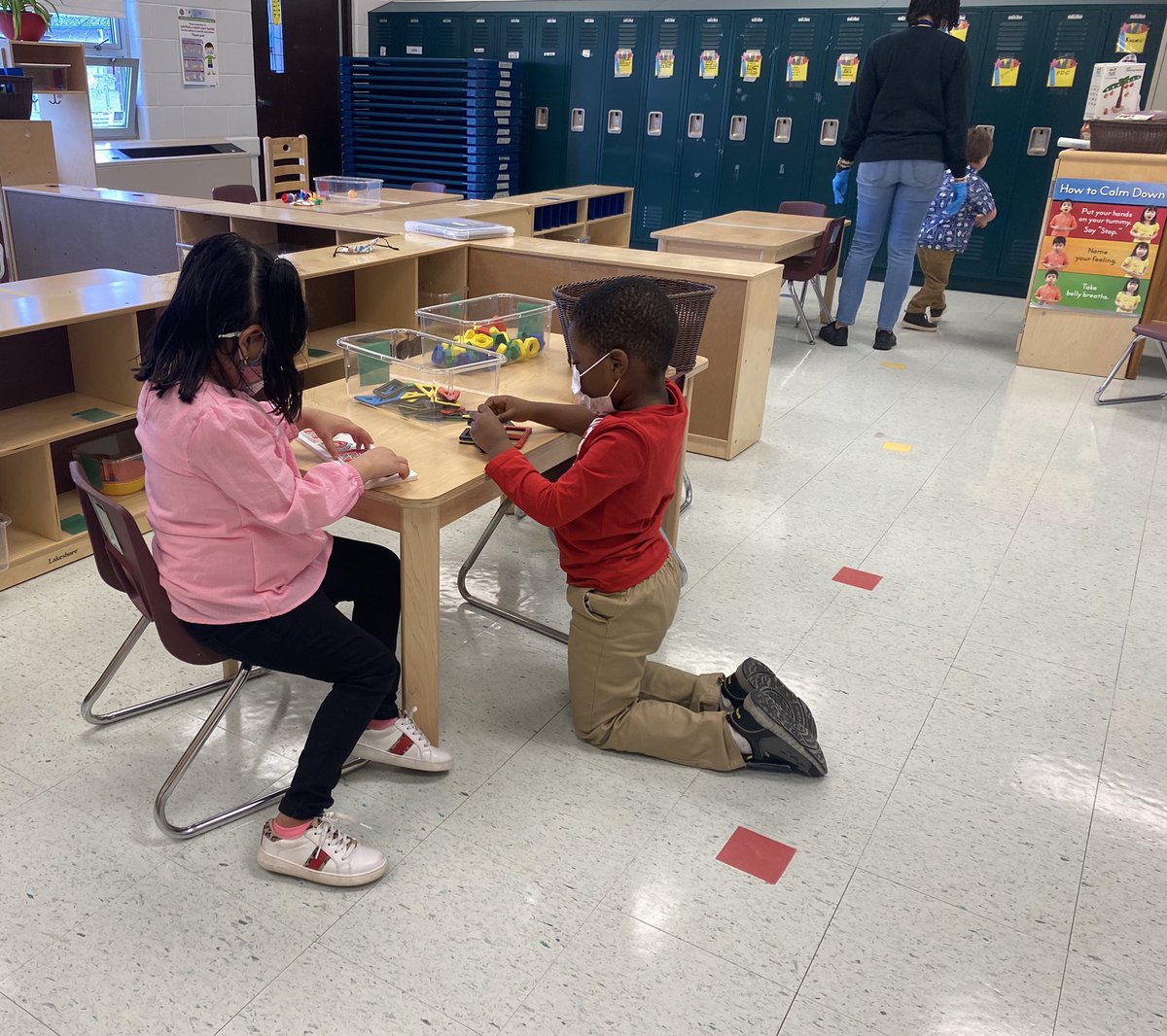 beschlise's tweet image. It has been an amazing day in @JCPSEARLY at Hazelwood &amp;amp; Alex R. Kennedy!! It was wonderful to be back! @hazelwood_hawks #JCPSReturn @AlexRKennedy1 @JCPSKY