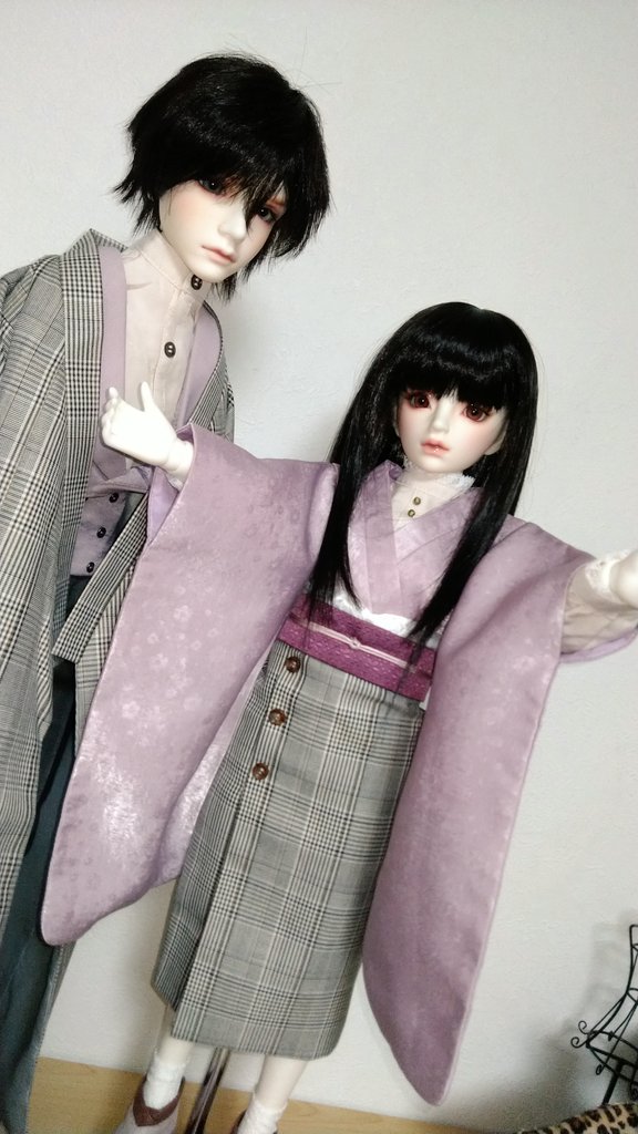 CHIKOsDOLL's tweet photo. 昨日お迎えしてきたフルチョさん達にチョロっとだけ出てきてもらった(●´ω`●)ノ
今のうちにお洋服着替えさせとかなきゃー(o・∇・o)
この子達には、式の時の服になってもらう為、しばらくサイド側で薄着になってもらったまま待機させる…(>_<)
#フルチョお迎え報告
#F93
#F68
#うちの子かわいい https://t.co/QAVGneHLUq