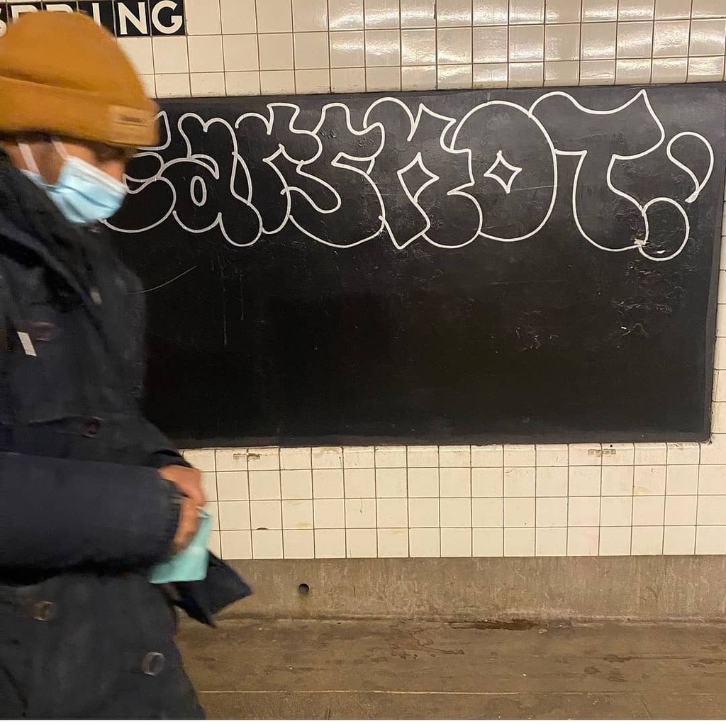 BombingScience's tweet photo. NYC's very own
EARSNOT
Via @tagsandh0ll0ws
#graffiti #graff #earsnot #nycgraffiti #graffitiporn #graffitiletters #graffitiburner #lettering https://t.co/sQwqFnvvXo | https://t.co/SpP6DJ0lS7