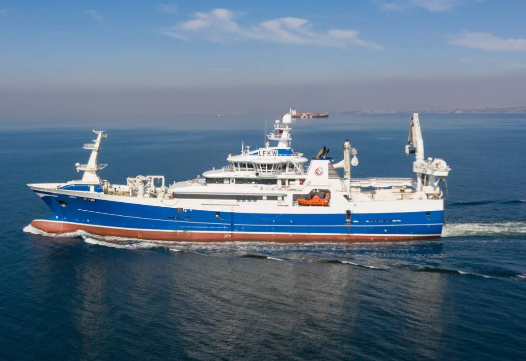 The new and beautiful vessel LIBAS has been handed over to its owners. We had the pleasure of selling the previous vessel called LIBAS to Iceland. We wish the owners and her crew the best of luck and good fishing for years to come.