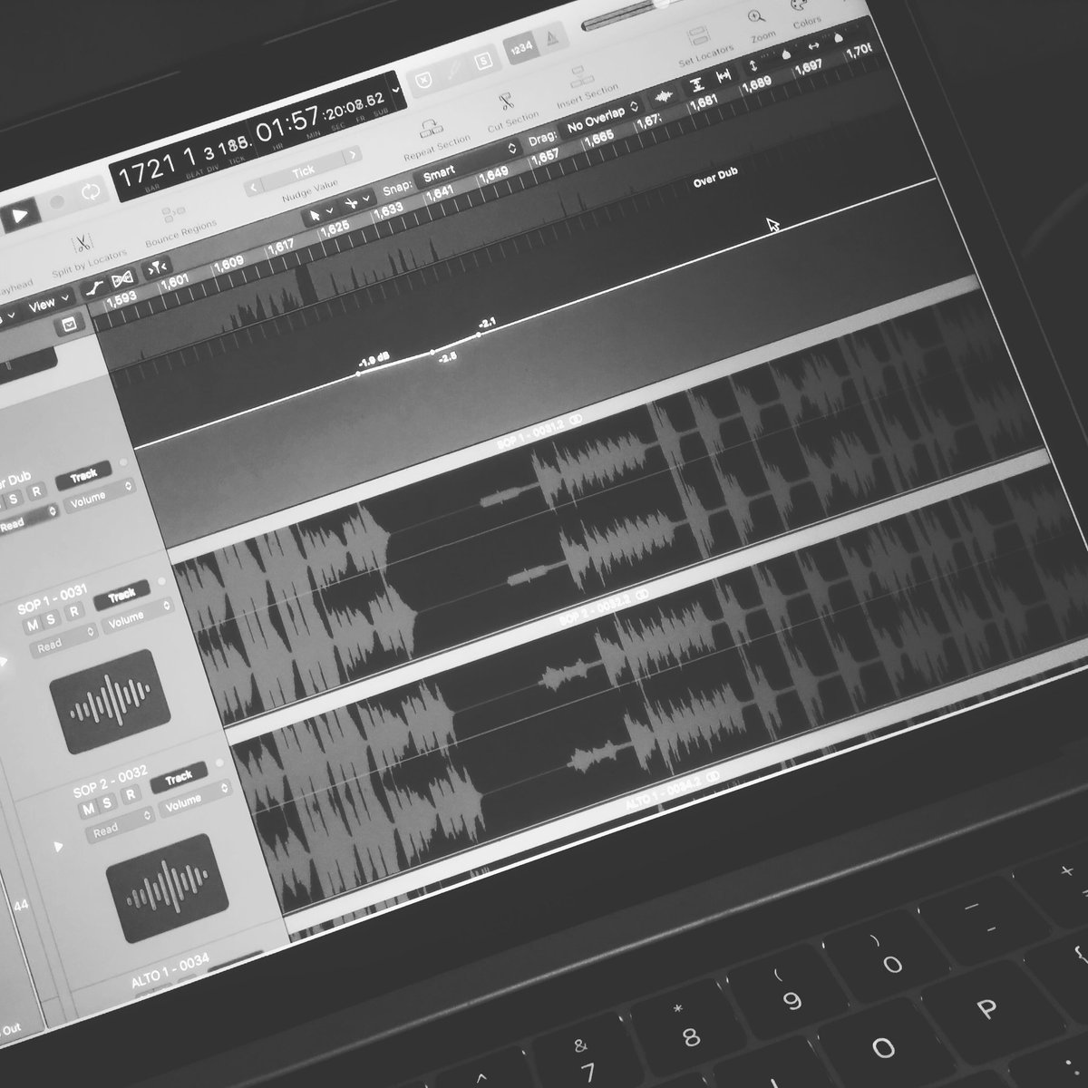 amozsound's tweet photo. After 8 Hours, it's sounding right
Mixing is fun argue with your FL 🤪🤪
#amozsound
.
.
#mixingengineer #soundengineer
#audioengineerlife
#audiofactory #audioengineer #amozsound #producer #davido #Accidentally https://t.co/oPN9RUuMrg