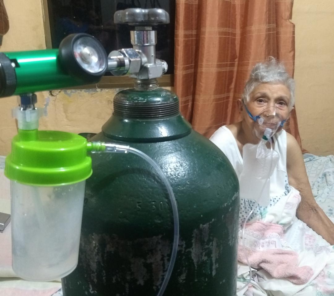 liscalzadilla's tweet photo. Mi abuela de 86 años requiere ser hospitalizada con #Urgencia debido a su delicado estado de salud...

Ella está en su casa #Caracas  

Contacto 👉 Marelvis 0414-2407598
@dcabellor @AlvaradoC_Salud https://t.co/6vVA94Ntqk