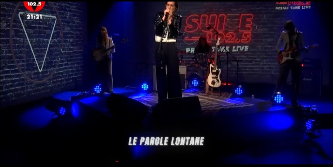 tv0ghosts's tweet photo. le parole lontane, pezzo di cuore🤍 #Maneskin #Suite1025 https://t.co/RsBJTdLuvE