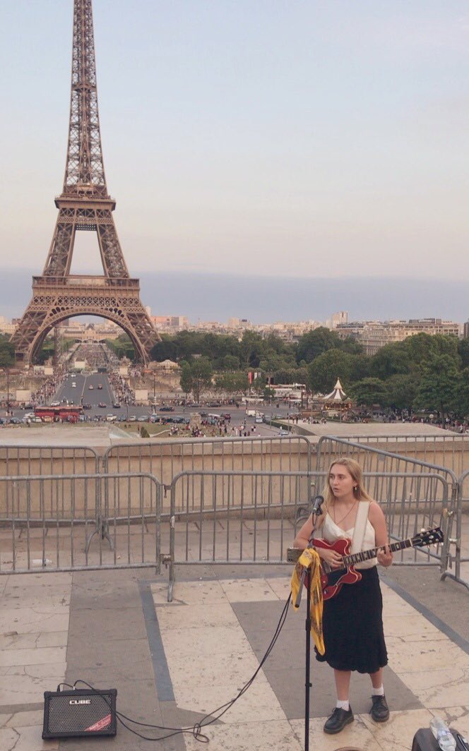 ExplorerLuiss's tweet photo. a rivedere certe immagini, la lacrimuccia è quasi obbligatoria. #Parigi https://t.co/pCWPDDdcWP