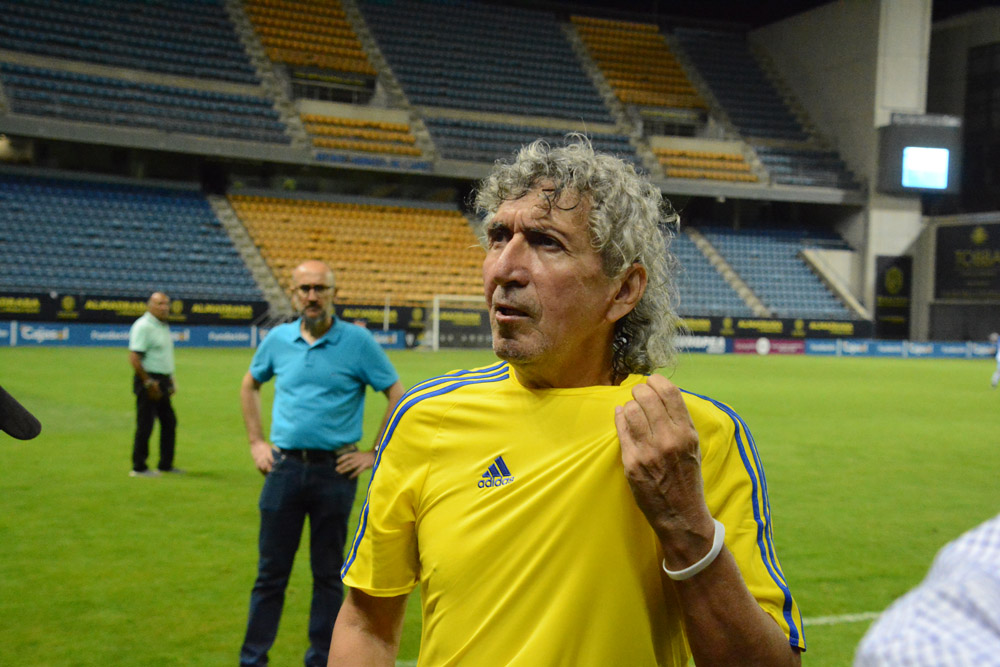Cadiz_CF's tweet photo. 💛💙 ¡Siempre Mágico! 🇸🇻 https://t.co/vWmHnTGt5Y