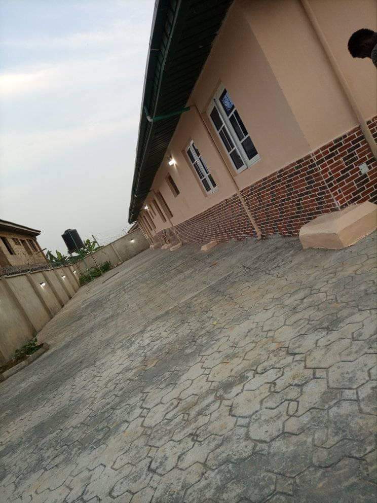 For ur wallpaper u call Raymond 
ON 09078384388