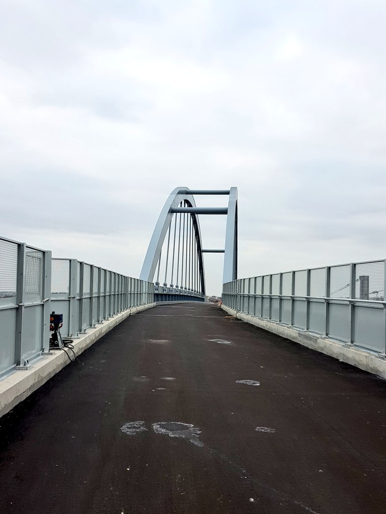 #Tournée terrain sur le chantier du Saut-de-mouton de #Bezons Les #travaux avancent et le nouvel ouvrage aussi. Le projet #Eole avance. #RERE Hâte de voir un train découvrir la vue sur la Défense ! @SNCFReseau @itif_travaux #TeamSNCF