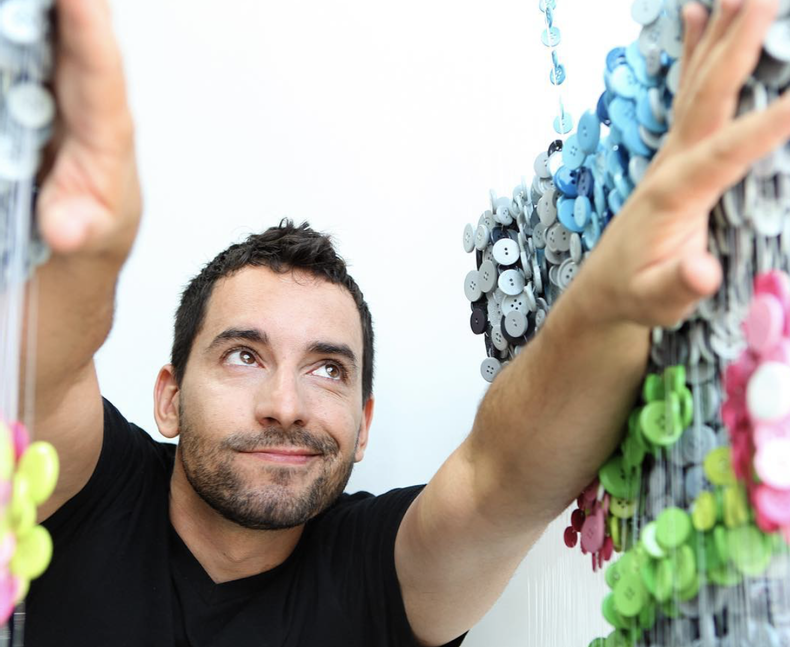 AldoGallery's tweet photo. Featured Artist: Augusto Esquivel (Argentina)
https://t.co/9MTvsLo8jH
Esquivel decided to make buttons the objects of his affection and artwork, and take them beyond the mundane into new aesthetic realms and give them a new role and context. https://t.co/N9zi74y9iZ