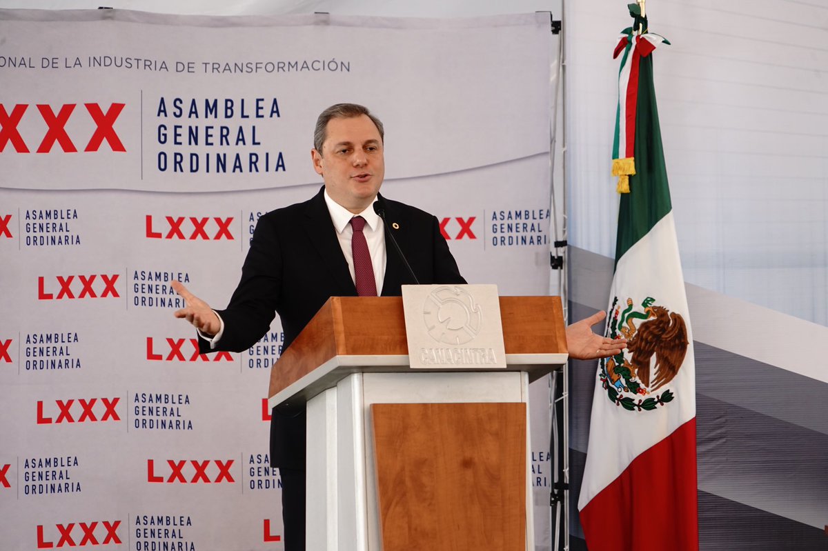 enoch_cfz's tweet photo. Estamos a favor de un país próspero que brinde oportunidades para todos, con una economía sólida, competitiva y abierta. Donde la inversión y la certeza jurídica generen empleos justos. Agradezco a los industriales por darme su respaldo para el periodo 2021-2022. https://t.co/fqZ6vliUee