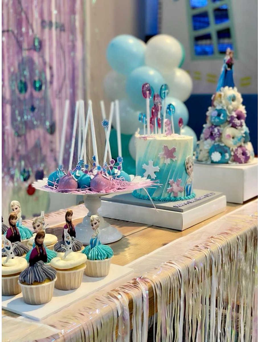 totisweettoti2's tweet photo. #كيكة_فروزن #كب_كيك_فروزن #دونات_فروزن #بوبس_كيك #frozencake #frozencupcake #frozenpops https://t.co/4p9PEFU952