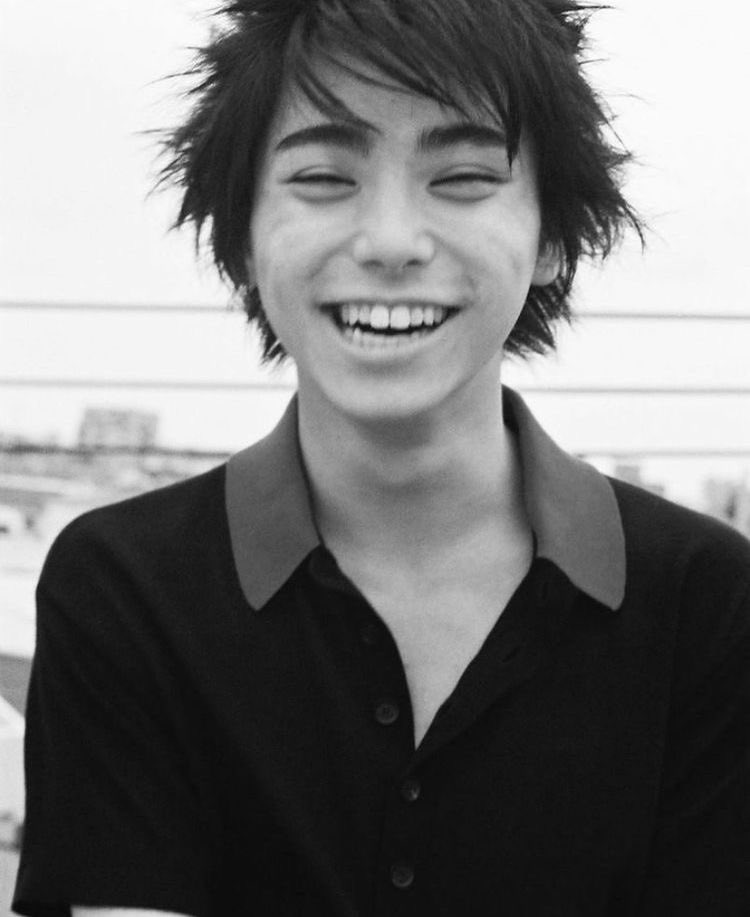 rainbowgagaga's tweet photo. these are probably my favorite photos of him https://t.co/RgYg3ZRU7k