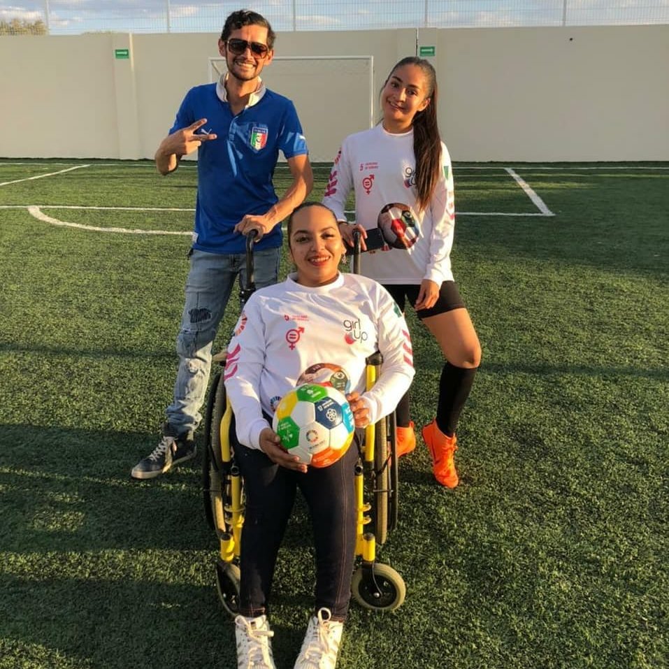 VvsT4's tweet photo. 🥳🤩📣JUGANDO COMO NIÑAS, DEPORTES CON PRÓPOSITO⚽🥳📣🤩 @GirlUp @GirlupAgs @LeSz @ONUMujeres @ggwcup @TheGlobalGoals @SDGaction @Alejandra_Pena_ @MYWorldMexico https://t.co/vWCbC4VUXE