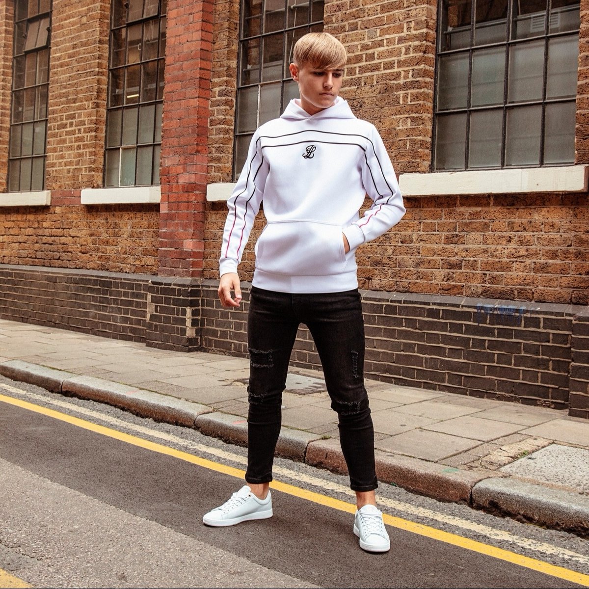 SikSilk's tweet photo. The @illusive_london Fade Piping Hoodie in White 🗯️ Now available at https://t.co/zY40f5koKi & https://t.co/PwFPZotFr4
Shop Now: https://t.co/mGhPkPiJ0y
#illusivelondonjuniors #juniorstyle https://t.co/ZLHuPsbUQo