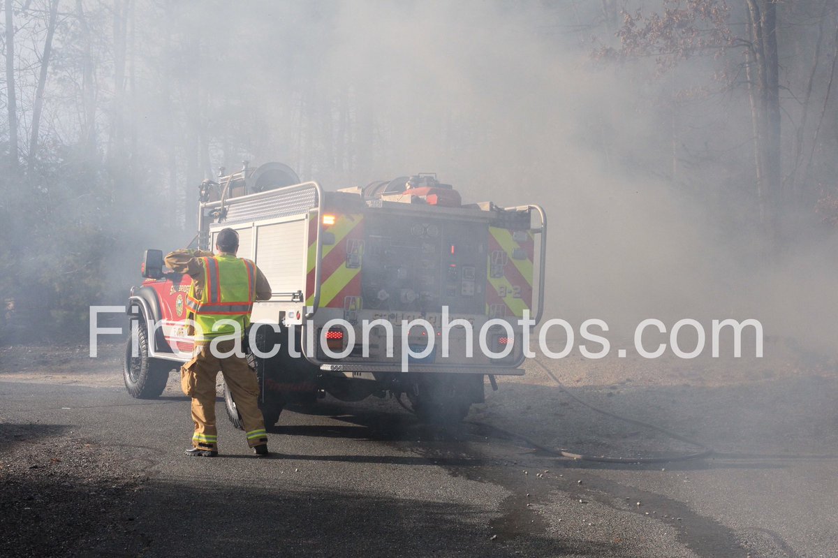 ForcibleDoors's tweet image. Sturbridge Ma FF’s work a brush fire on Westwood Dr