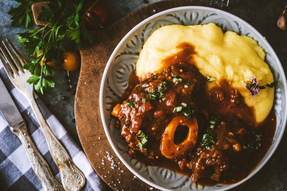 NExemplar's tweet photo. Our next Sunday Supper Take &amp; Bake is comfort food at its best. Try our Southern Style Pork Osso Buco paired with sides like Creamy Grits, Parkerhouse Rolls, Double Apple Caramel Crunch Pie and more.

Order deadline: March 25
Order pickup: March 28
https://t.co/QV4kvSz5EU https://t.co/9VsGKLdePF